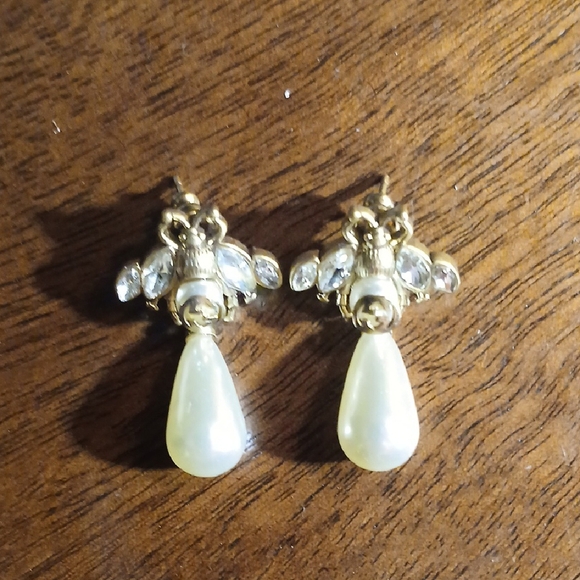 Elegant Gold and Cream Bee Earrings - Picture 1 of 8